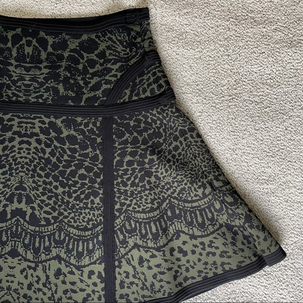 DVF Flote knit skirt black and green army size M